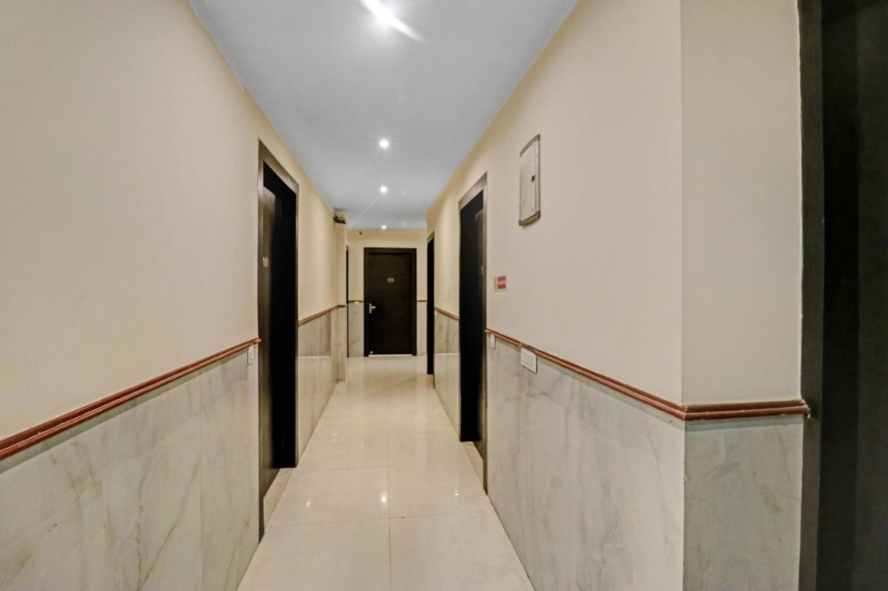 Oyo 23368 Boutique Hotel Paragon 뉴델리 외부 사진