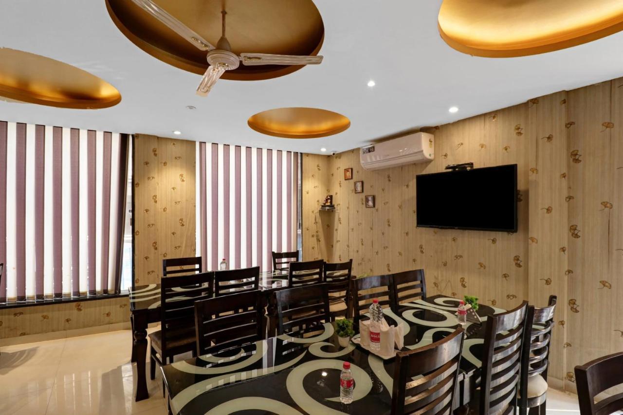 Oyo 23368 Boutique Hotel Paragon 뉴델리 외부 사진