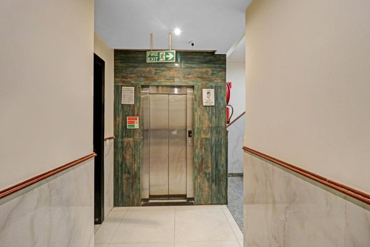 Oyo 23368 Boutique Hotel Paragon 뉴델리 외부 사진