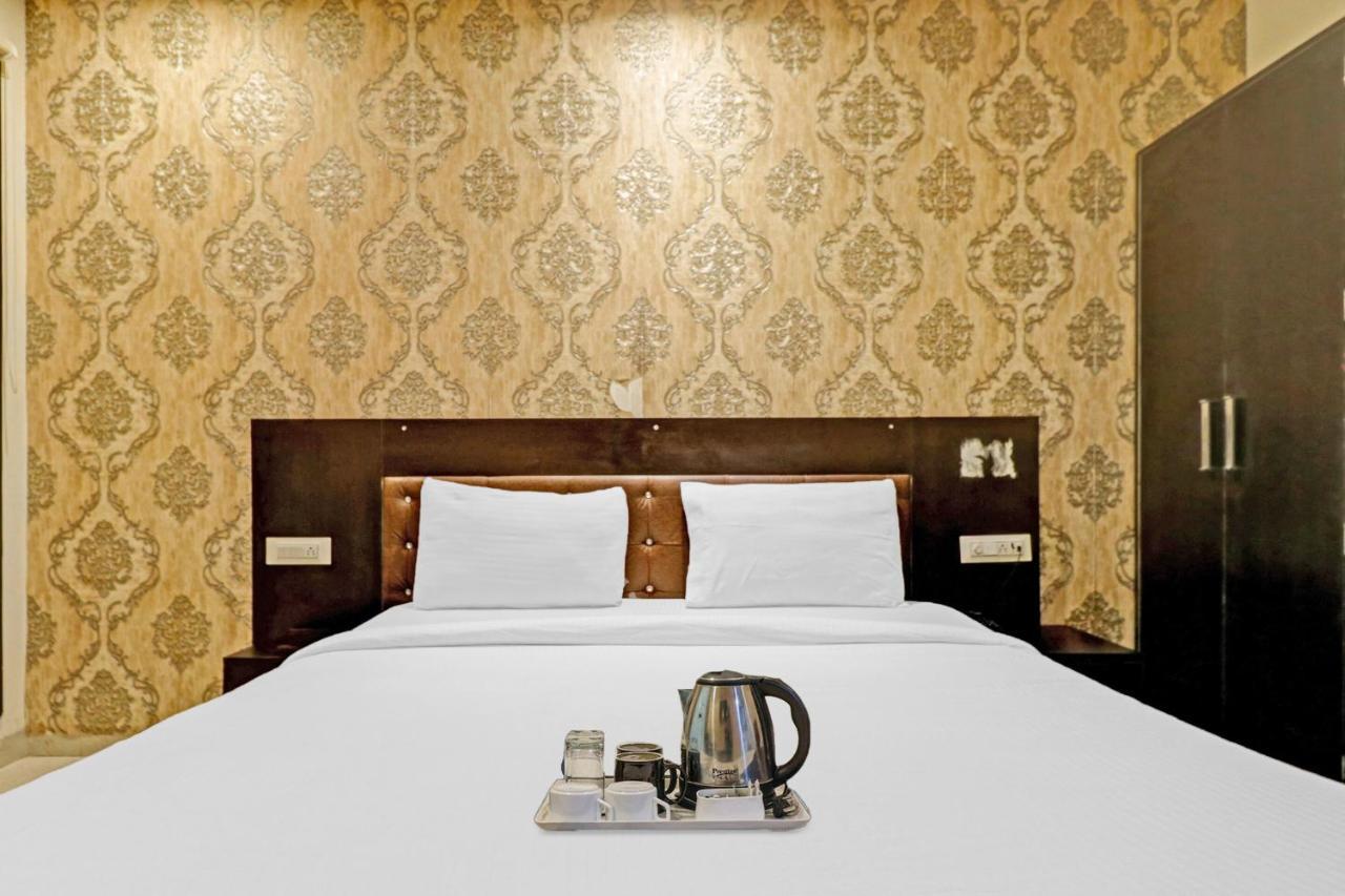 Oyo 23368 Boutique Hotel Paragon 뉴델리 외부 사진