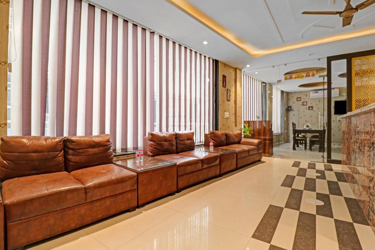 Oyo 23368 Boutique Hotel Paragon 뉴델리 외부 사진