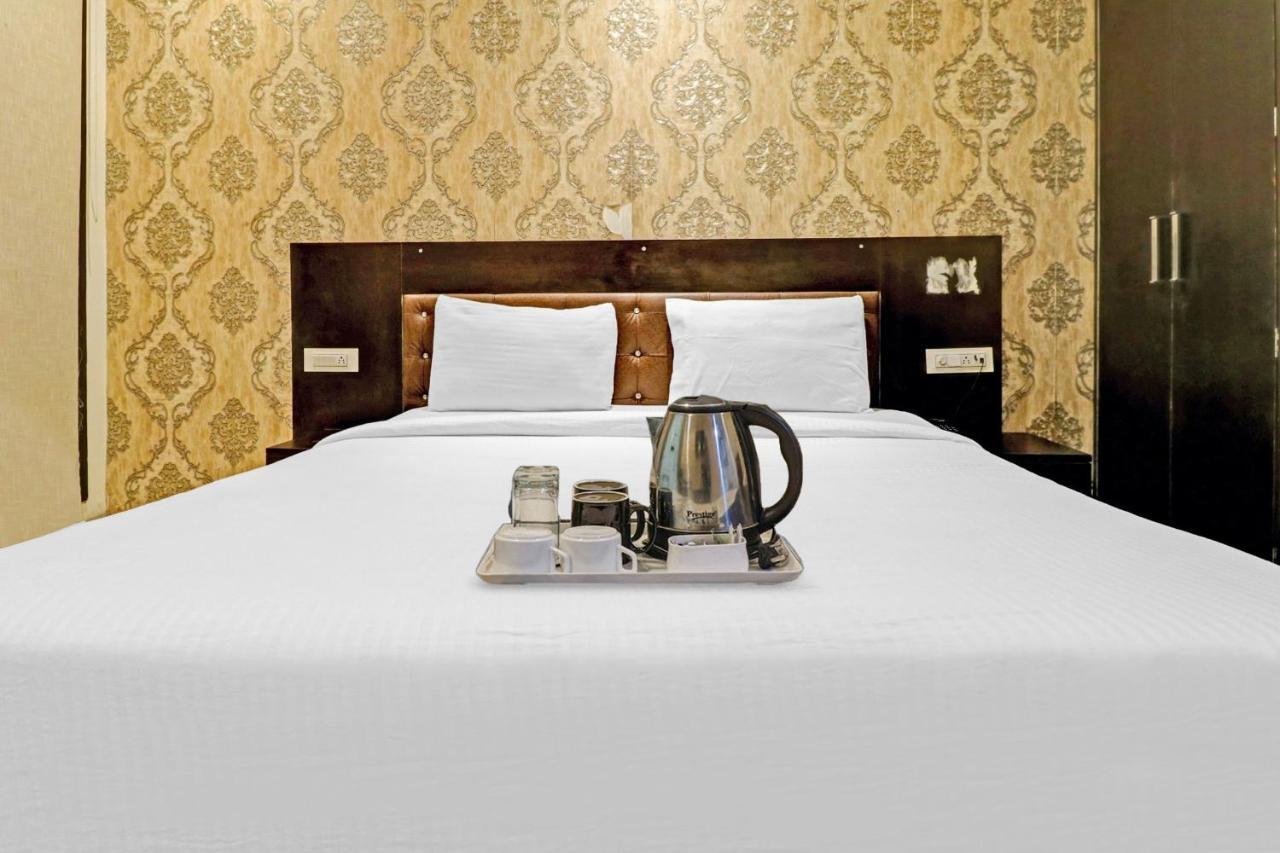 Oyo 23368 Boutique Hotel Paragon 뉴델리 외부 사진
